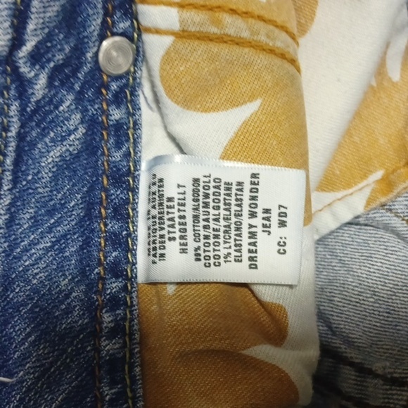 LUCKY BRAND JEANS SIZE 4/27 👖IN A BEAUTIFUL BLUE DEMIN FADED AND STRESSED - Picture 7 of 7